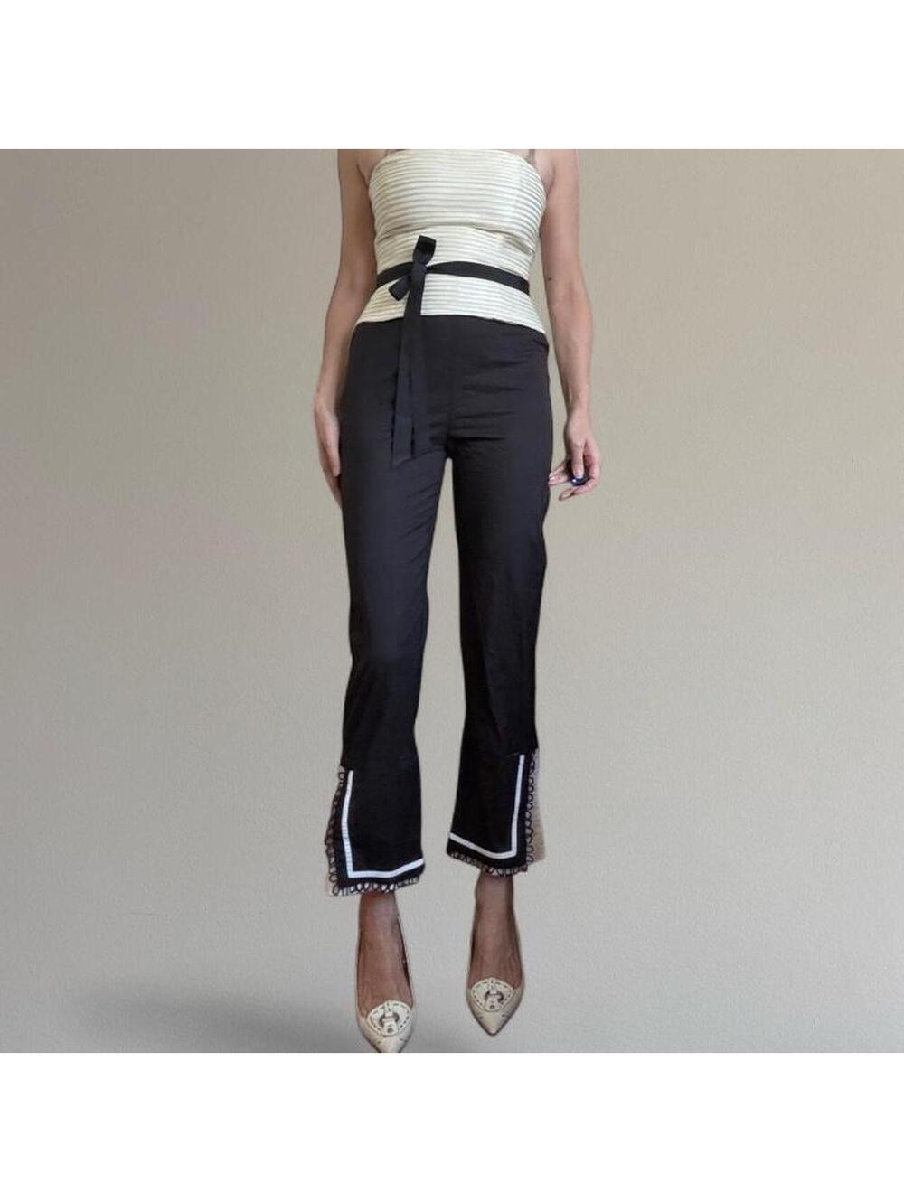 100% cotton cropped pants.